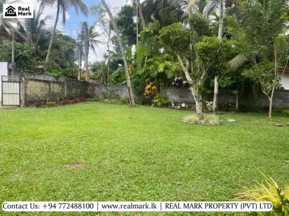 Spacious Land for sale in Pannipitiya, Malapalla. Visit RealMark.lk or Contact 0772488100 Now, for more Information!