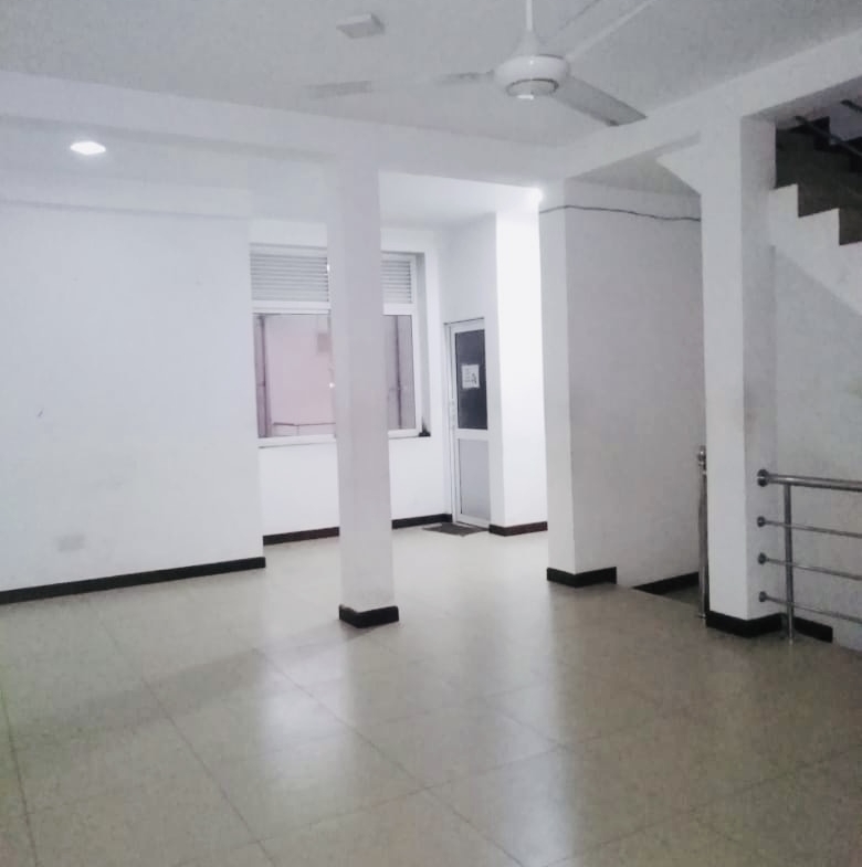 First and second floors of this modern, new looking three-storey building are up for rent. Being located within walking distance from High-level Road and not far from Nugegoda town, this is ideal for a commercial purpose such as an educational institute or an office space.