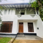 Spacious House for Rent in Piliyandala. Quick access to both Galle road and Horana road. Minutes walk from Bolgoda lake. Visit RealMark.lk or Contact 0772488100 now for more Information!